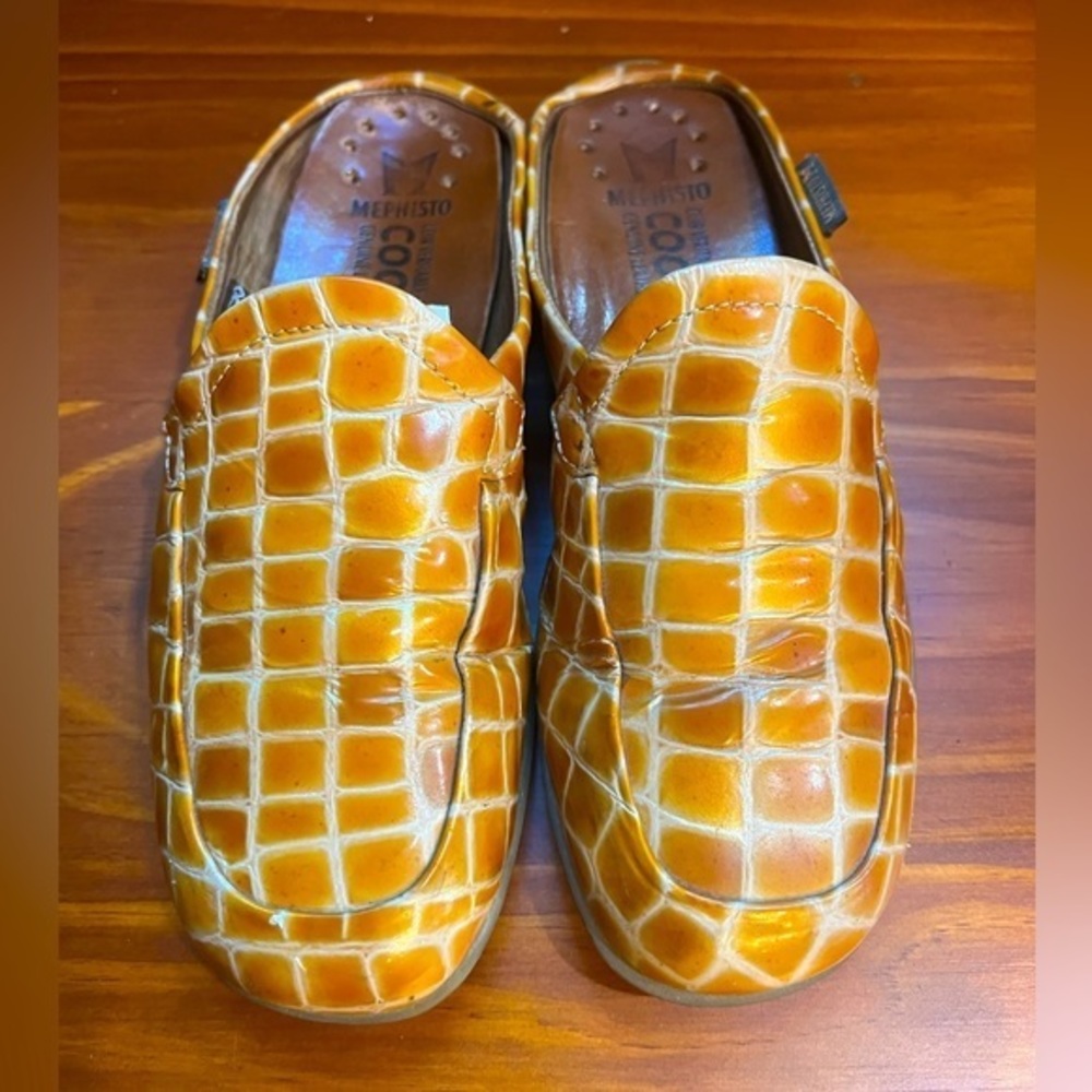 Women’s memphisto cool air croc pattern gold mules size5 1/2/ 6made in Portugal✨